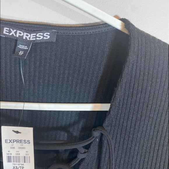 NWT. Express Crop Top.​ - Picture 4 of 5
